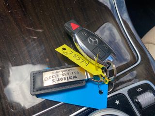 2017 Mercedes-Benz GLC 300 - Interior Steering Wheel With Keys Image